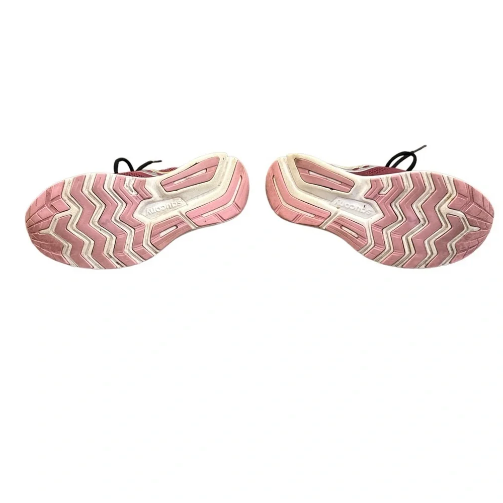 Saucony Rides 14. Women’s Running Shoe. Excellent  Size 9. Maroon‎